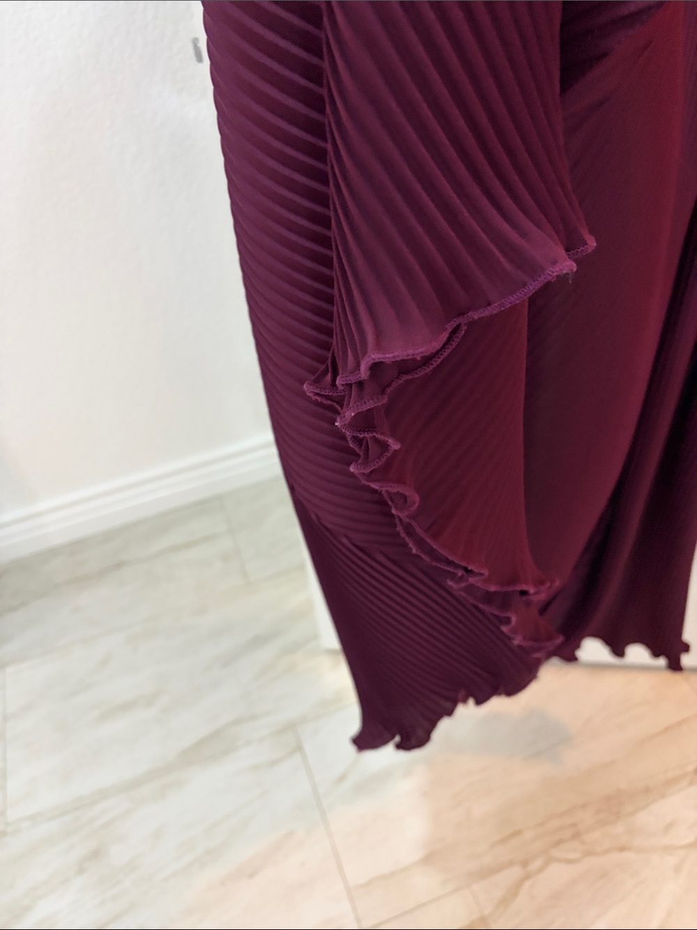 Open Pleated Abaya Dress in Deep Plum - Picture 3 of 7